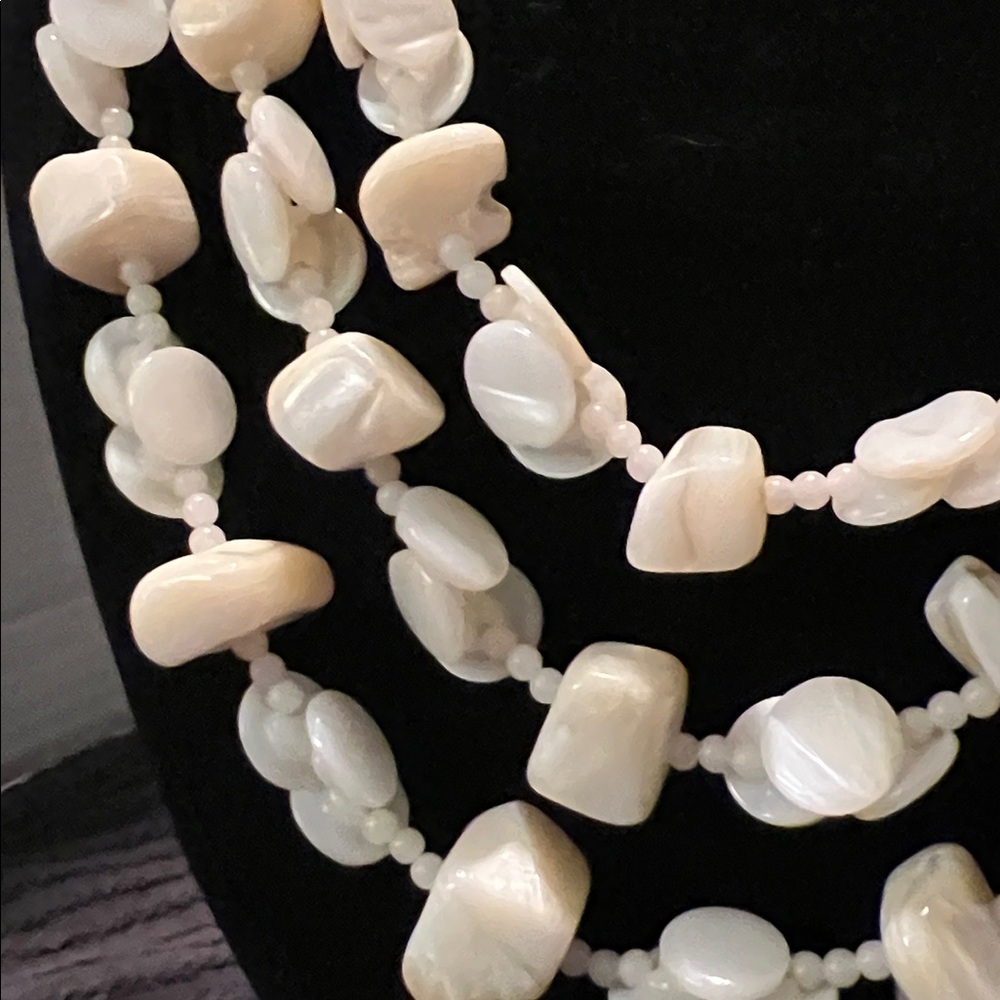 Elegant Cream Polished Stone Beaded Necklace - Picture 2 of 8